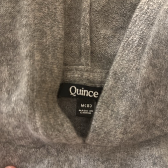 Boys quince size 8 grey cashmere hoodie - Picture 2 of 2
